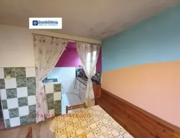 Къща, Бобов Дол, Югозападна България - снимка 8 от 18