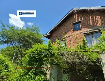Къща, Бобов Дол, Югозападна България - снимка 2 от 15
