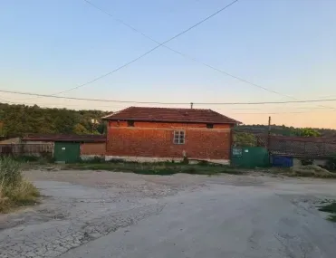 Къща, Средна кула, Русе - снимка 3 от 6