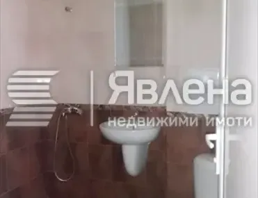 2-стаен, Ален Мак, Благоевград