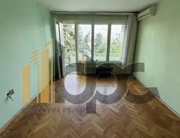 2-стаен, Гео Милев, София