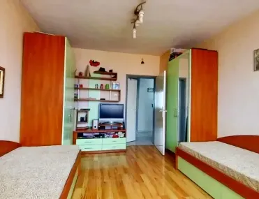 3-стаен, Връбница 2, София