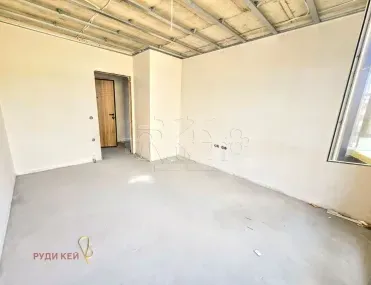 3-стаен, Владислав Варненчик, Варна