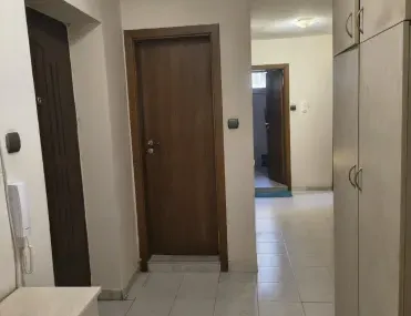 3-стаен, Гео Милев, София