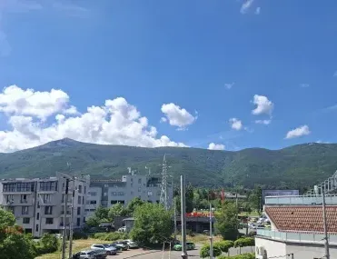 Многостаен, Манастирски ливади Изток, София
