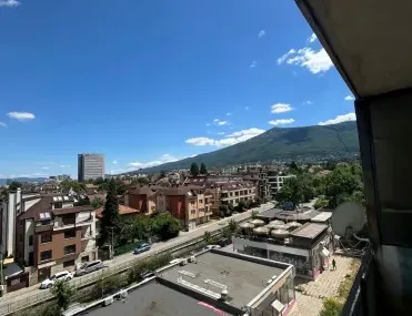 Етаж от къща, Бъкстон, София