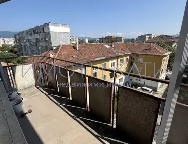 Етаж от къща, Перник, Югозападна България - снимка 5 от 17