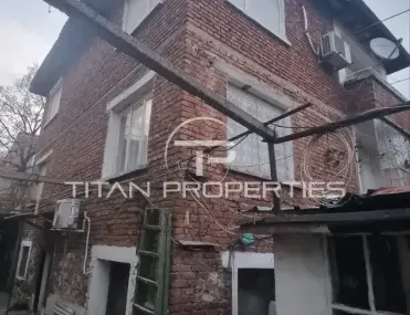 Етаж от къща, Кючук Париж, Пловдив
