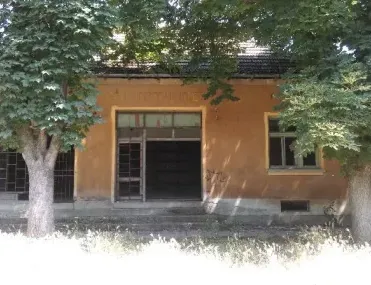 Къща, Враца, Северозападна България - снимка 2 от 12