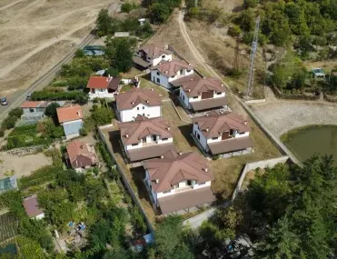 Къща, Кърджали, Южна България - снимка 8 от 16