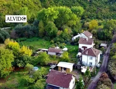 Къща, Своге, Югозападна България - снимка 5 от 18