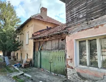 Къща, Плевен, Северозападна България - снимка 3 от 11