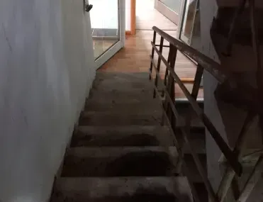 Къща, Годеч, Югозападна България