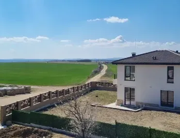 Къща, Аврен, Североизточна България