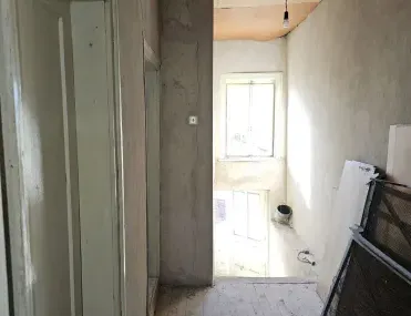 Къща, Ловеч, Северозападна България - снимка 2 от 18