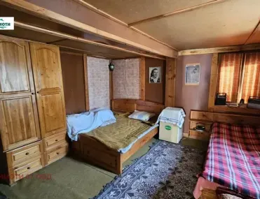 Къща, Ловеч, Северозападна България - снимка 2 от 18