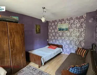 Къща, Ловеч, Северозападна България - снимка 4 от 18