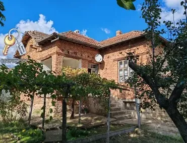 Къща, Долна Митрополия, Северозападна България