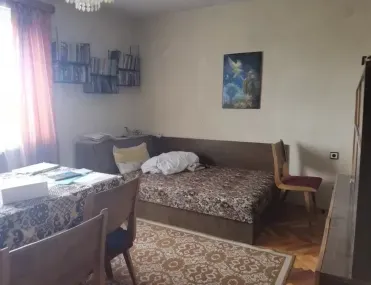Къща, Карлово, Южна България