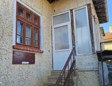 Къща, Ловеч, Северозападна България - снимка 9 от 18