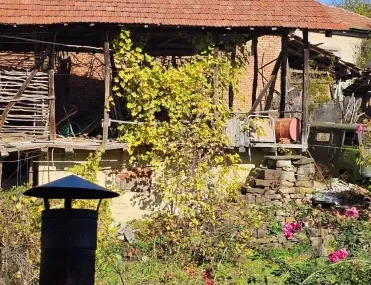 Къща, Ловеч, Северозападна България - снимка 13 от 18
