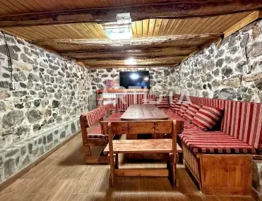 Къща, Мирково, Югозападна България - снимка 16 от 18