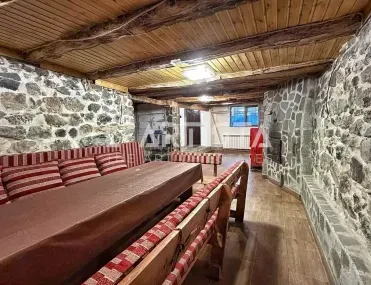 Къща, Мирково, Югозападна България