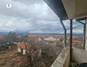 Къща, Сливница, Югозападна България