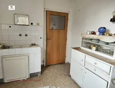 Къща, Сливница, Югозападна България - снимка 15 от 17
