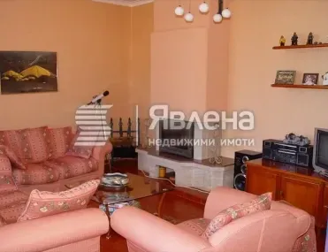 Къща, Септември, Южна България - снимка 2 от 9