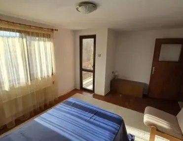 Къща, Божурище, Югозападна България
