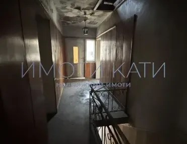 Къща, Перник, Югозападна България - снимка 3 от 16