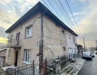 Къща, Перник, Югозападна България - снимка 9 от 16