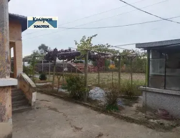 Къща, Нови Пазар, Североизточна България