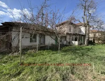 Къща, Ловеч, Северозападна България - снимка 4 от 18