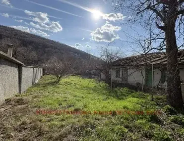 Къща, Ловеч, Северозападна България
