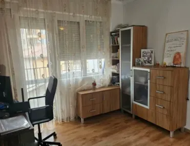 Къща, Шумен, Североизточна България - снимка 3 от 5