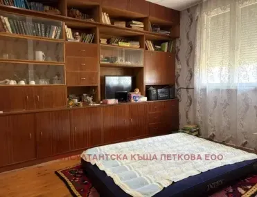 Къща, Плевен, Северозападна България - снимка 15 от 17