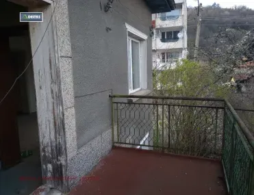 Къща, Монтана, Северозападна България - снимка 2 от 14