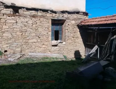 Къща, Ловеч, Северозападна България - снимка 13 от 17