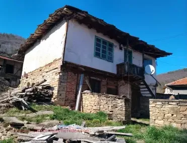 Къща, Ловеч, Северозападна България - снимка 9 от 17