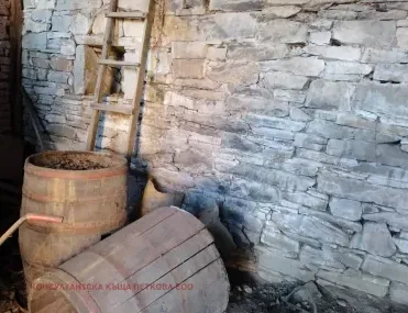 Къща, Ловеч, Северозападна България - снимка 2 от 17