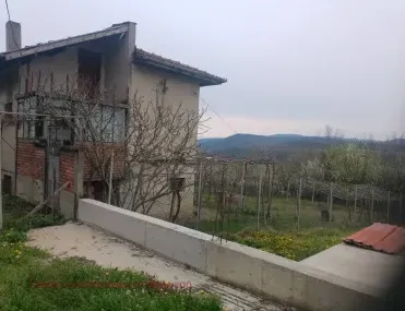 Къща, Ловеч, Северозападна България - снимка 9 от 12