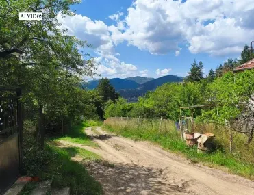 Къща, Своге, Югозападна България - снимка 5 от 14