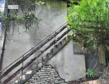 Къща, Своге, Югозападна България