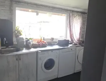 Къща, Горна баня, София
