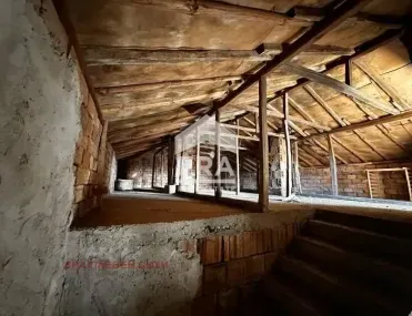 Къща, Плевен, Северозападна България - снимка 4 от 10