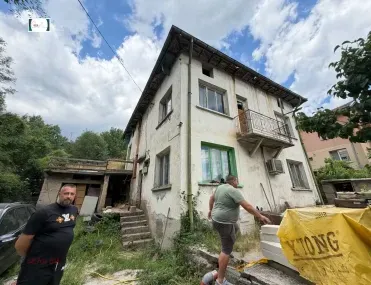Къща, Сливница, Югозападна България