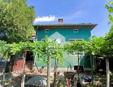Къща, Ловеч, Северозападна България - снимка 9 от 14