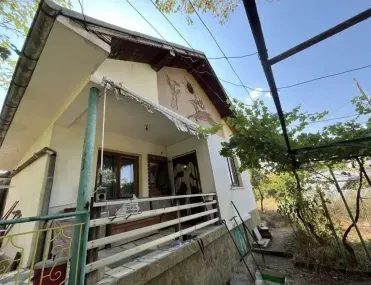 Къща, Казанлък, Югоизточна България - снимка 2 от 17